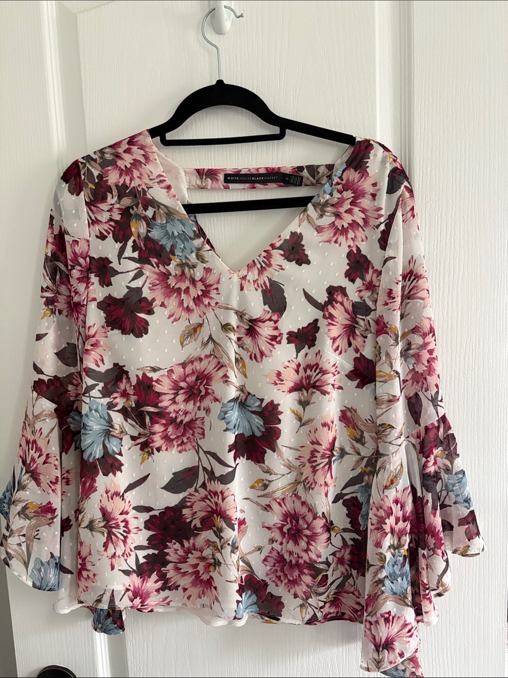 WHITE HOUSE BLACK MARKET Flowy Floral V-Neck Blouse - Pink & Blue